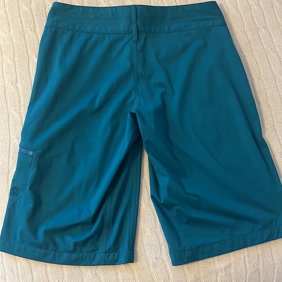 Men’s teal blue, Lululemon shorts, size medium - Picture 2 of 4